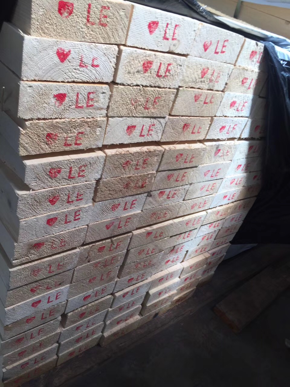 供应白松烘干板（SF级）